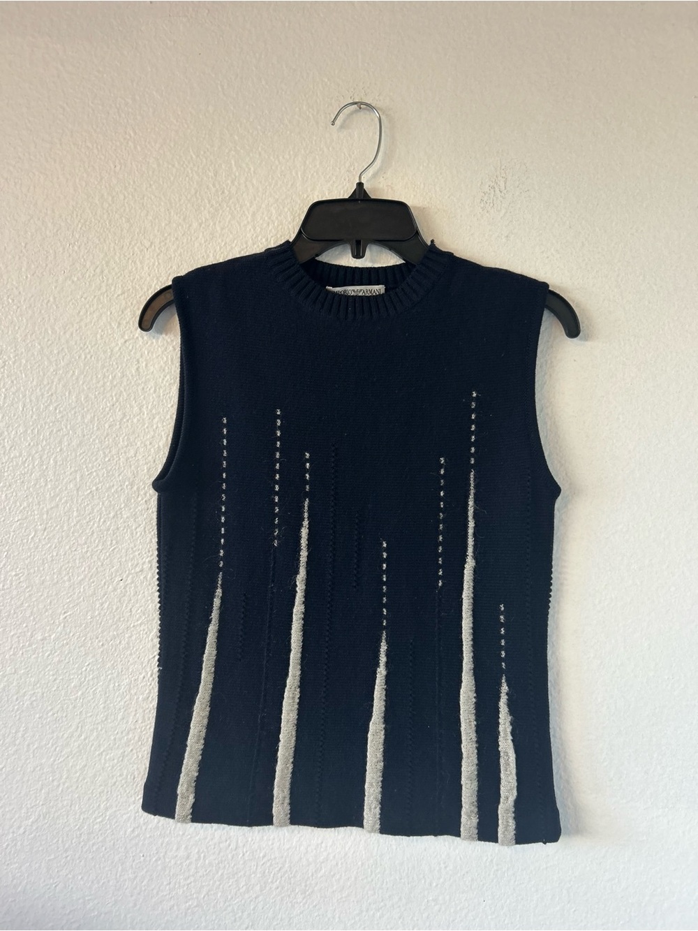 Emporio Armani Sleeveless Navy Knit Tank with Cream Vertical Detailing Size 26/S
